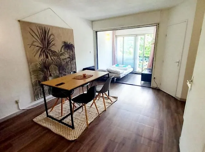Vacances Avec Piscine Et Entree Autonome Dans Jolie Jusqu'a 4 Personnes Daire